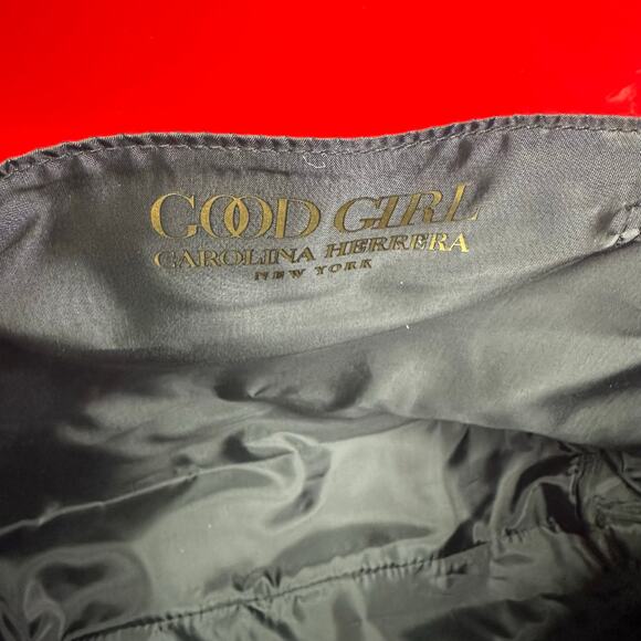 Carolina Herrera Good Girl Red Patent Tote Bag with Embossed Logo - Picture 3 of 12